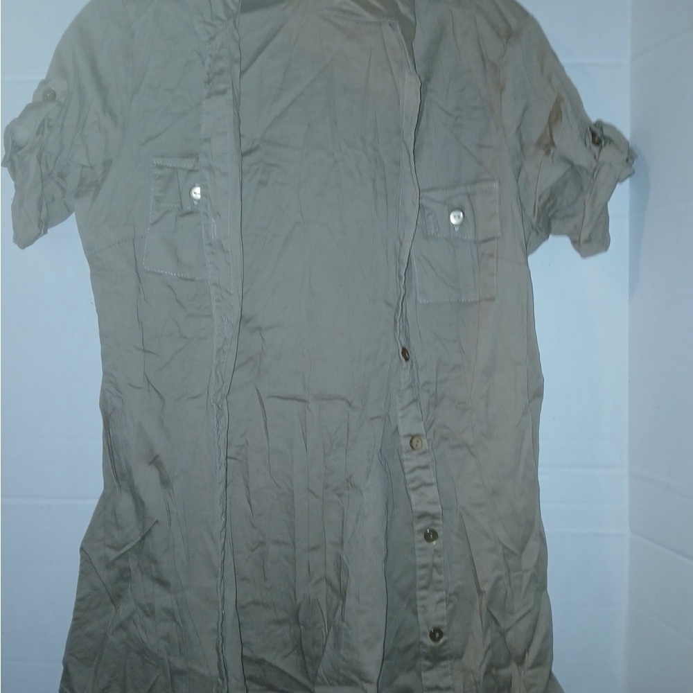 Ladies Vamp Brand Tan Button up Blouse Size Medium